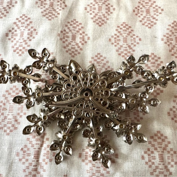 Rare Judy Lee Vintage Flower Rhinestone and Faux Pearl Brooch Pin - Picture 4 of 6